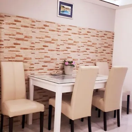 Center Tomislav Apartment *